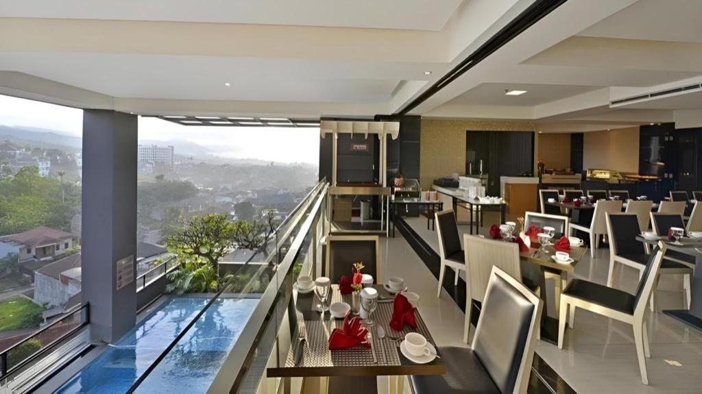 Travello Hotel Bandung Exteriér fotografie