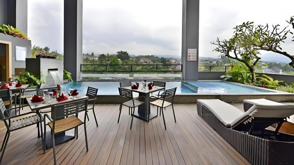 Travello Hotel Bandung Exteriér fotografie